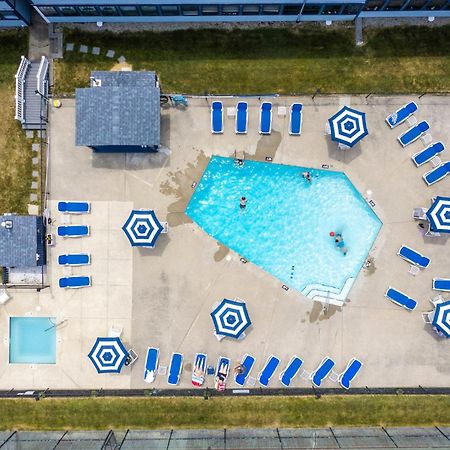 Nautical Mile Resort Wells Bagian luar foto