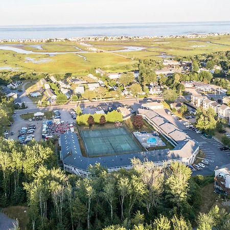 Nautical Mile Resort Wells Bagian luar foto