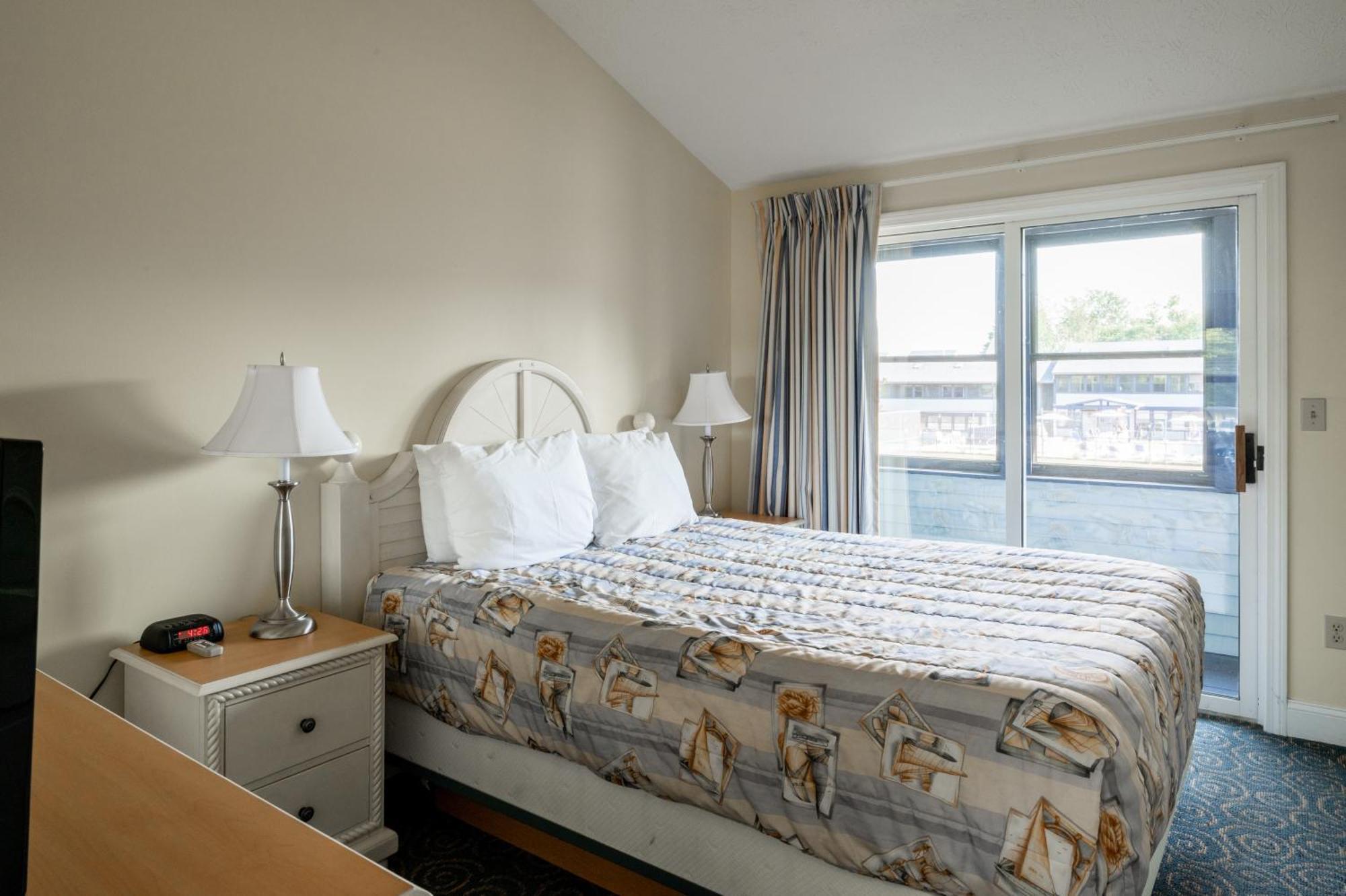Nautical Mile Resort Wells Bagian luar foto