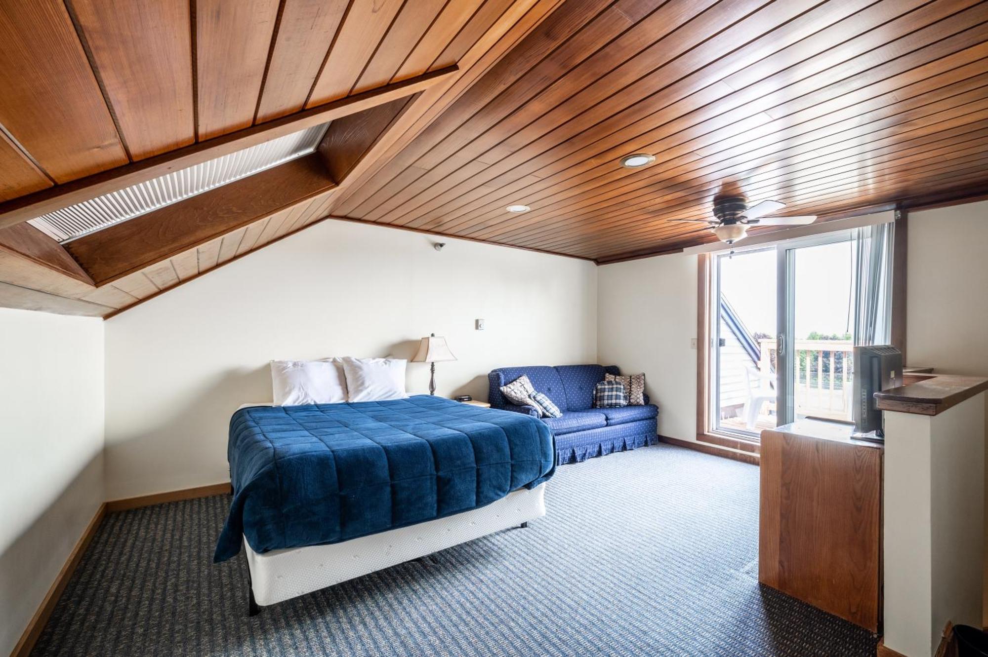 Nautical Mile Resort Wells Bagian luar foto