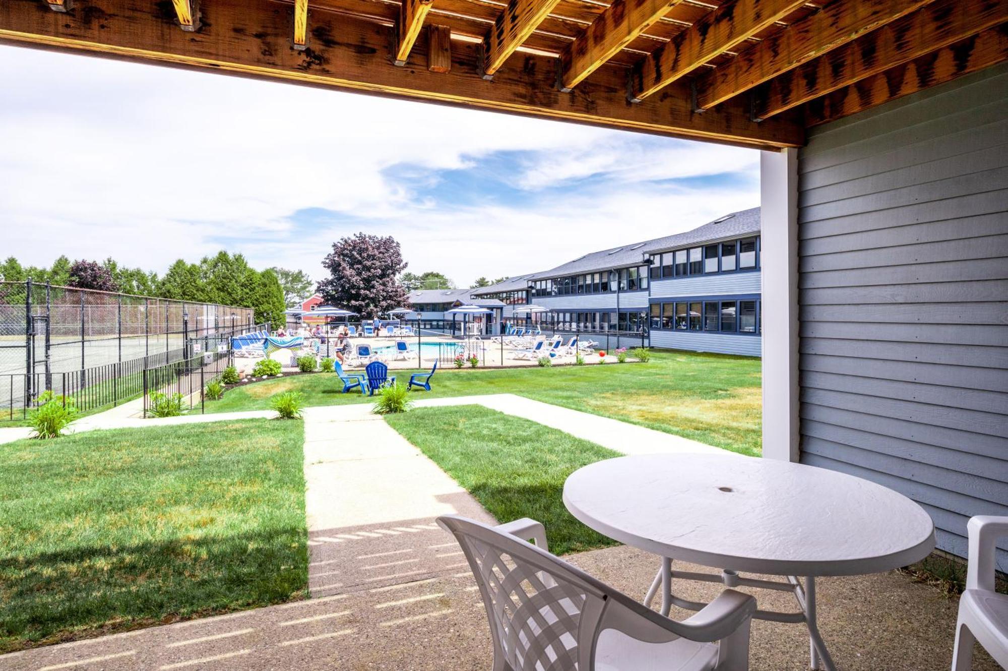 Nautical Mile Resort Wells Bagian luar foto