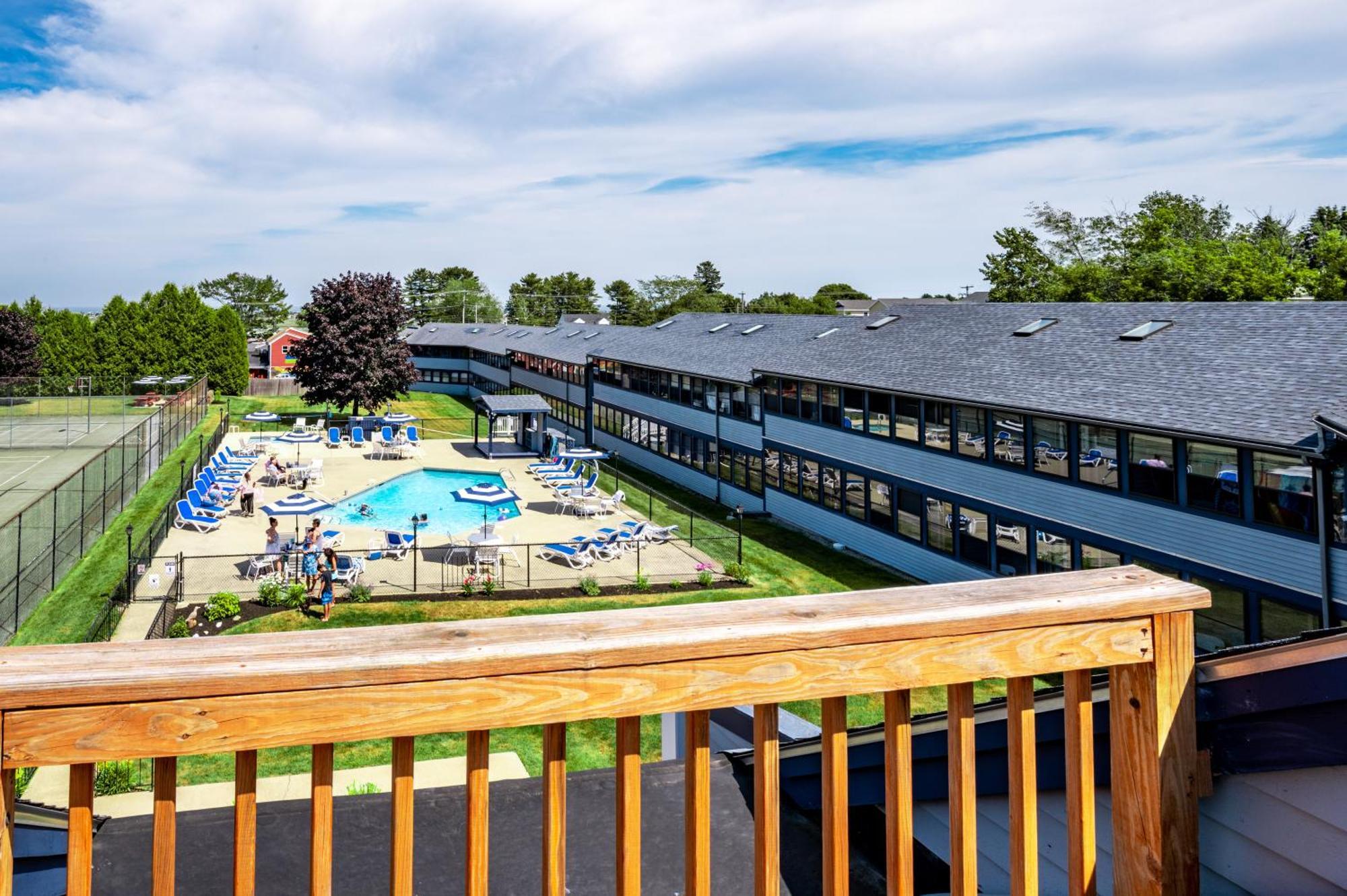 Nautical Mile Resort Wells Bagian luar foto