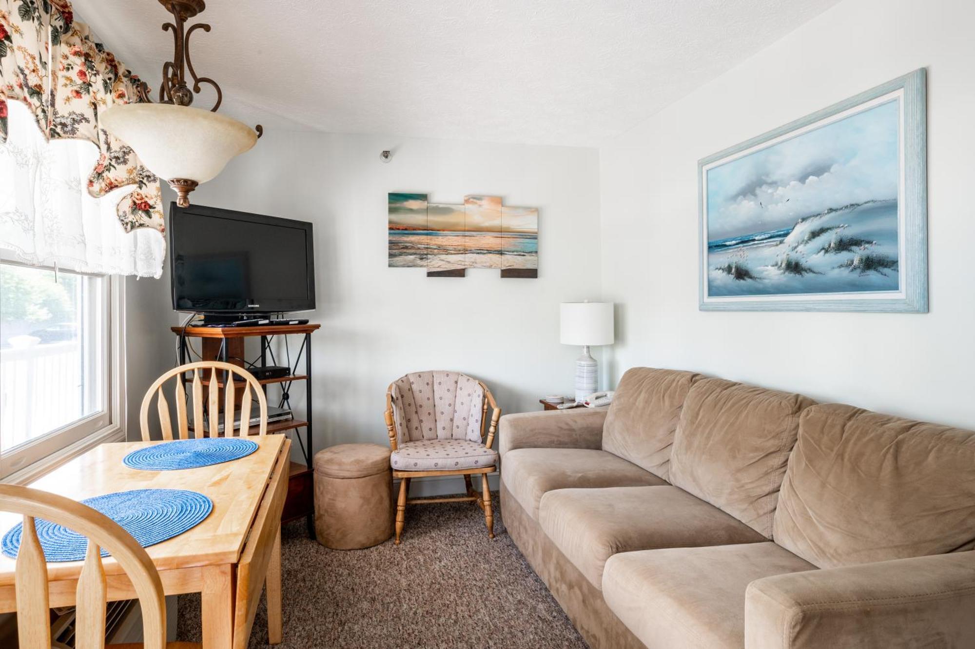 Nautical Mile Resort Wells Bagian luar foto