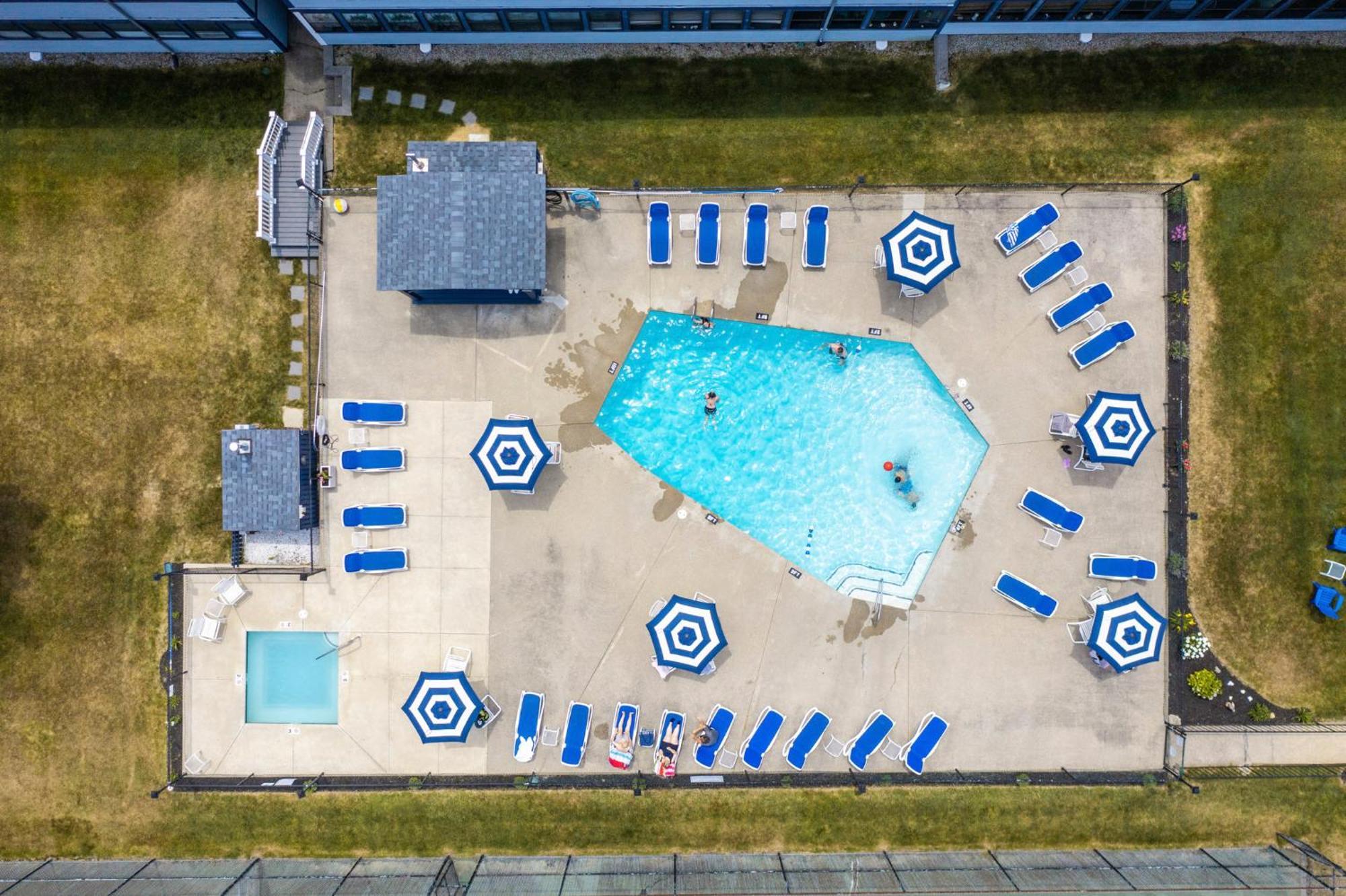 Nautical Mile Resort Wells Bagian luar foto