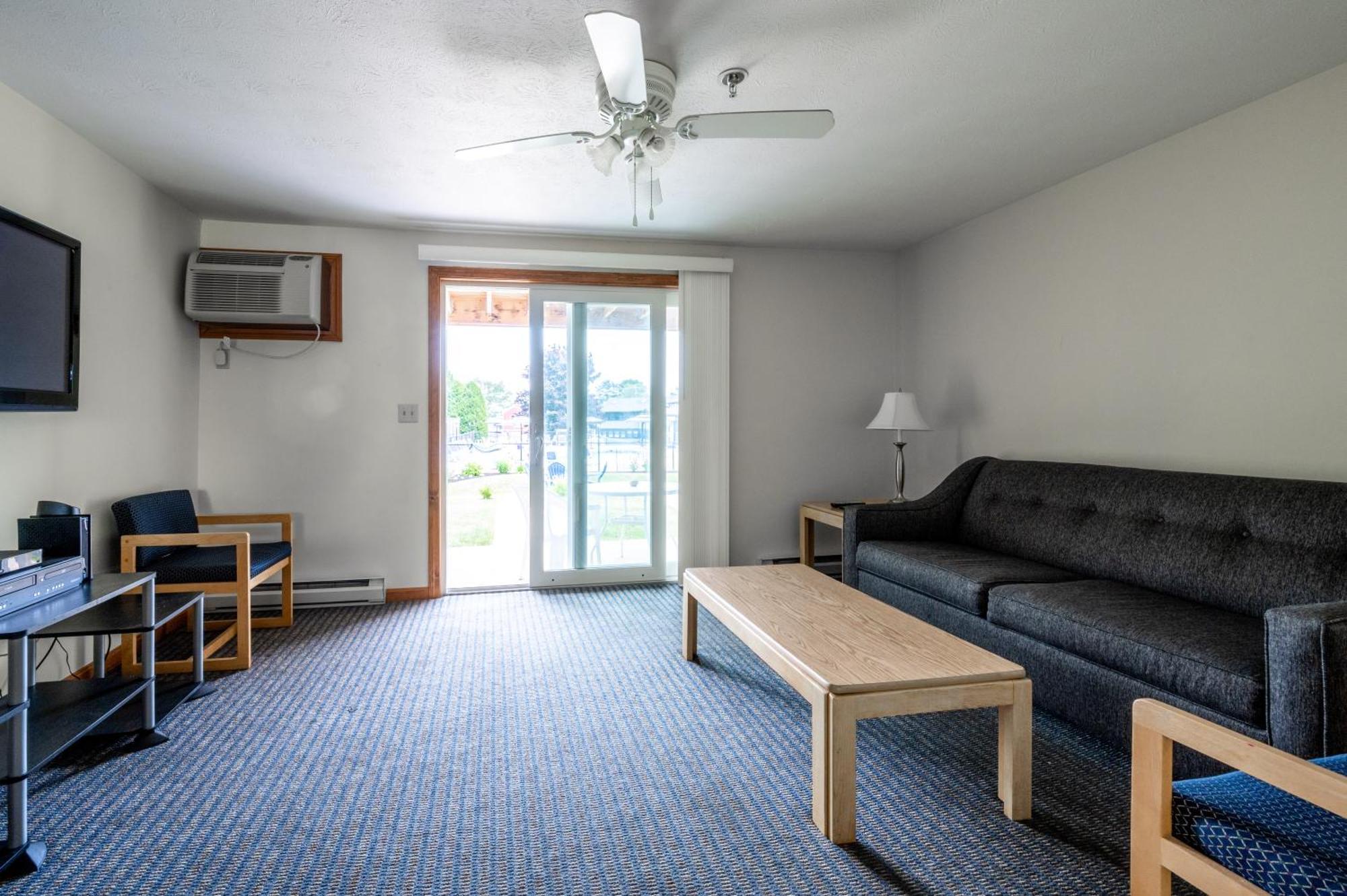 Nautical Mile Resort Wells Bagian luar foto